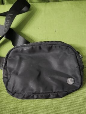 Lole athletica Black Minimalist Belt Bag